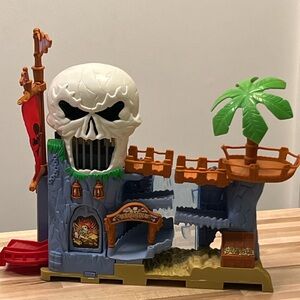 Matchbox Buried Treasure Pirate Castle with light up eyes 2004